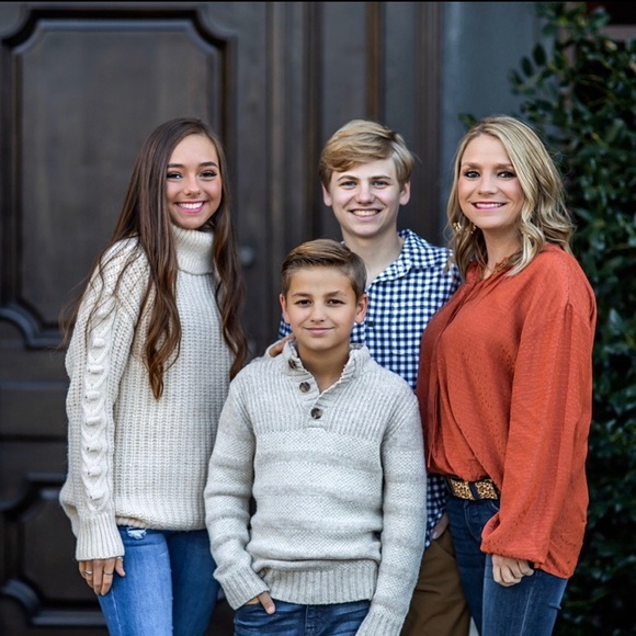 Meet your Posher, Leah - Picture 6 of 7